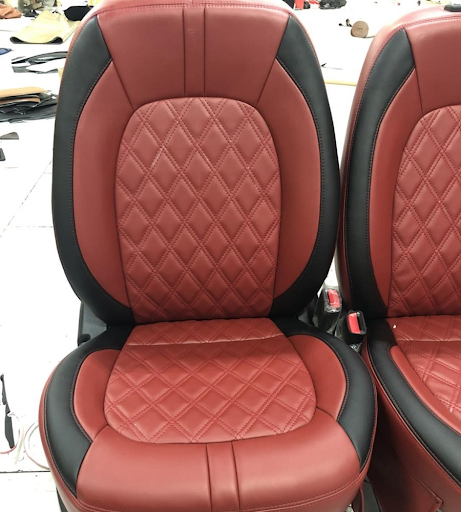 mẫu ghế da i10 đẹp màu đỏ điểm viền đen 
