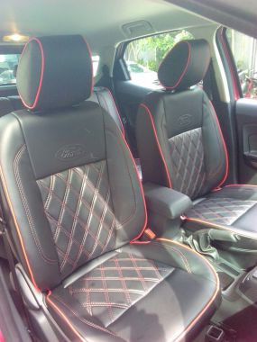 Bọc nệm ghế da xe Ford Ecosipor bộc lại áo da đen chỉ đỏ phối viền bún đỏ caro